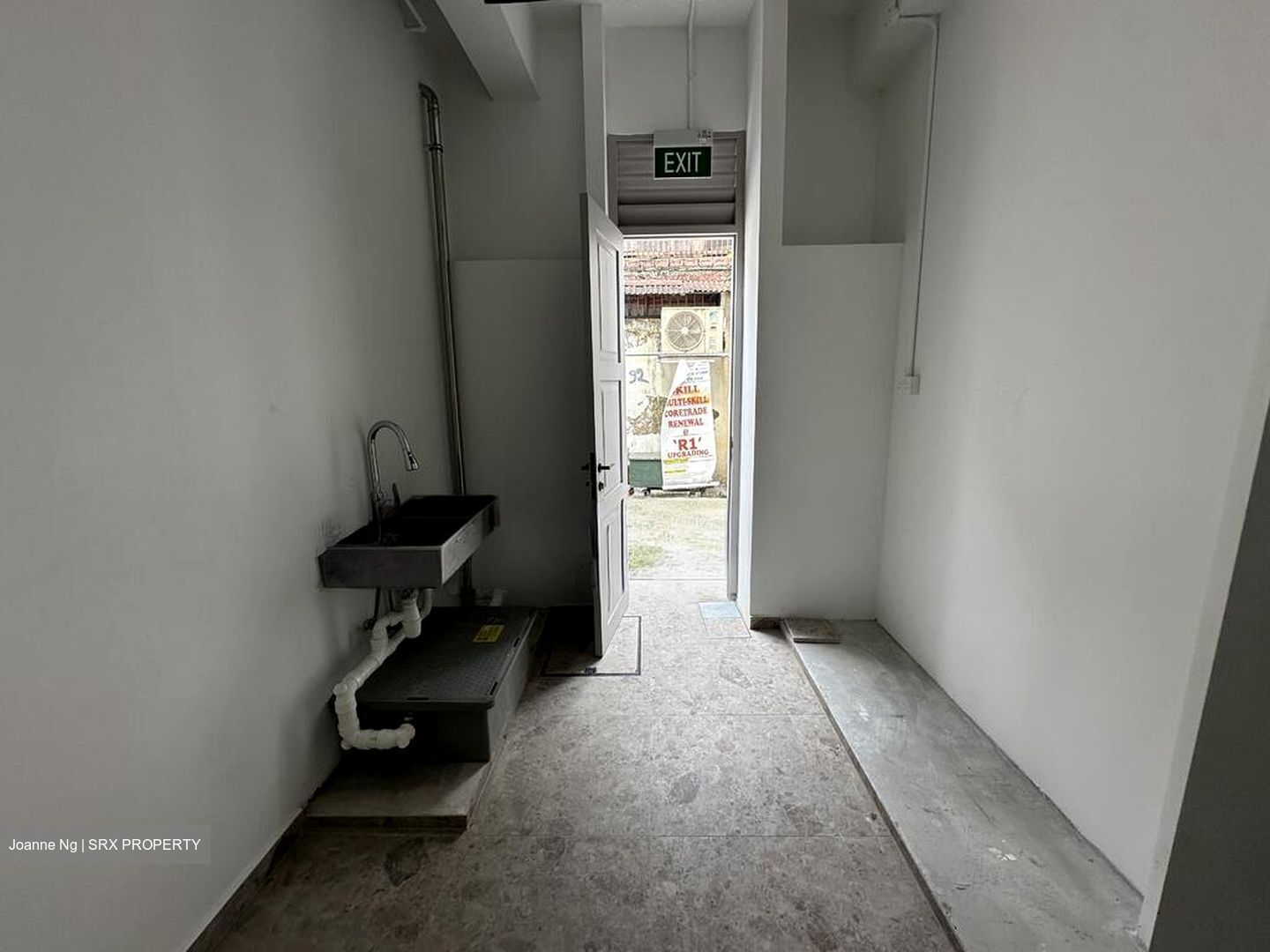 Rowell Road (D8), Retail #570487191